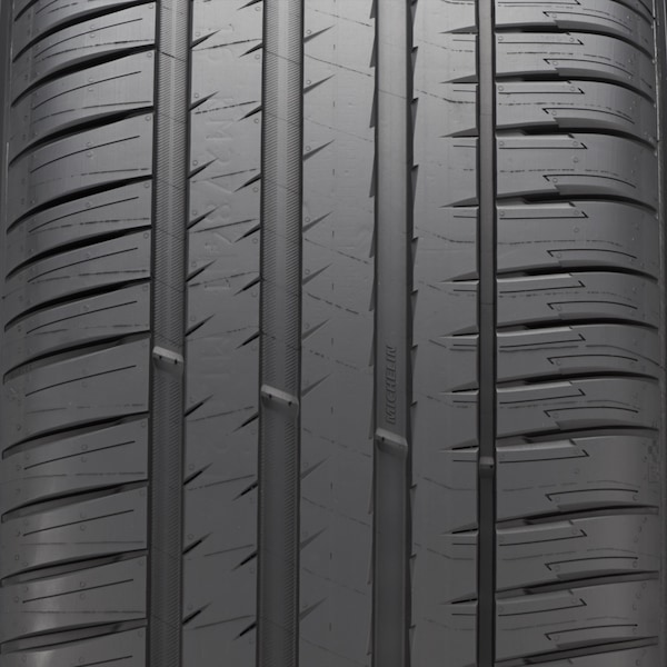 Michelin Pilot Sport 4 SUV tire image