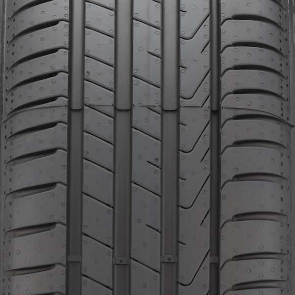 Pirelli Cinturato P7 Run Flat (P7C2) tire image